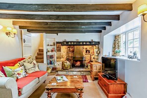 Tythebarn Cottage Sitting Room - StayCotswold