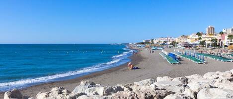 Water, Sky, Cloud, Natural Landscape, Beach, Coastal And Oceanic Landforms, Terrain, Tree, Horizon, Landscape