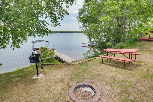 Townsend Vacation Rental | 3BR | 1BA | 1,500 Sq Ft | Half-Step Required