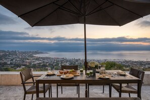 Stunning views of La Jolla Bay.