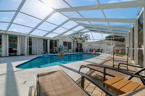 Screened-in Pool