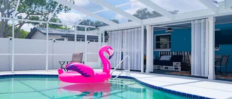 Screened-In Lanai Heated Pool with Pool Toys/Floats and Pool Beer Pong