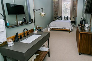 Queen Guest Room