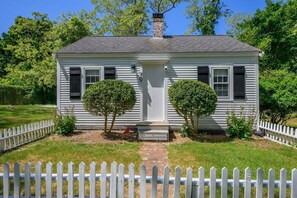 Approaching the charming and "small but mighty" - 79 West Road Orleans - Bed Splash and Beyond - NEVR