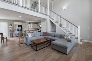 WE16: Spoon Haven | Level 2 Living Area