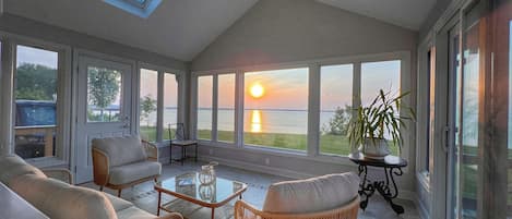 Year-round sun room for soaking up the beautiful views!