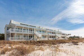 Townhouse directly on the beach!