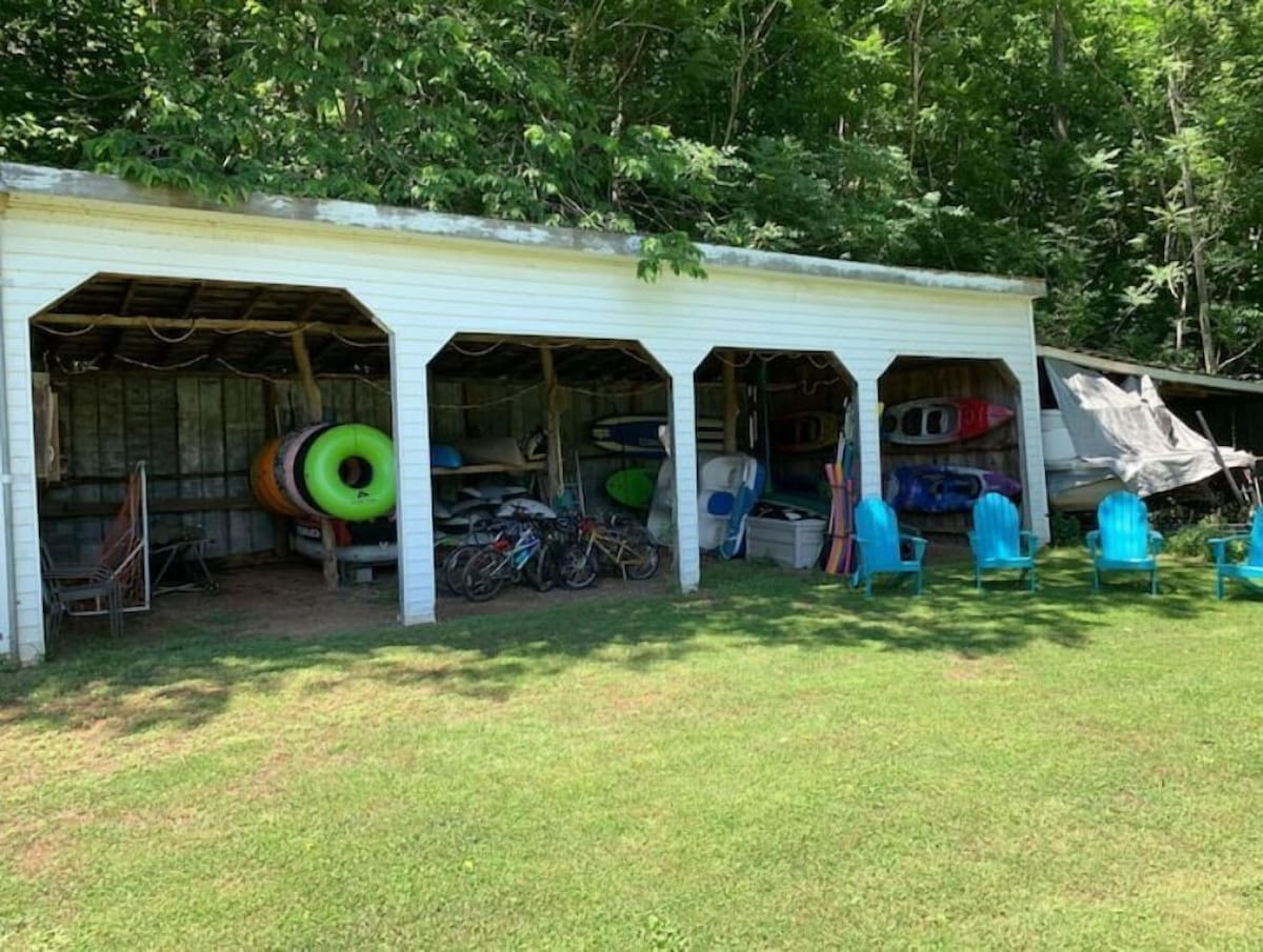 Deltopia on Waterfront New River/Claytor Lake