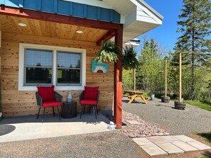 Front porch and side patio/picnic table