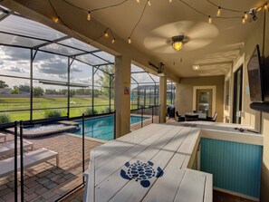 West Facing (plenty of sun!) Heated Pool/Spa (heating is extra $)-No Backyard Neighbors-5 Loungers