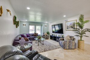 Living Room | Smart TV