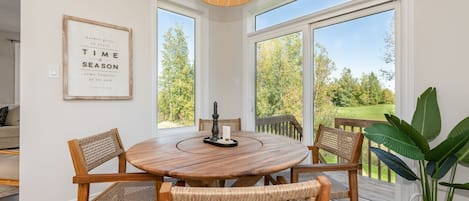 Breakfast room facing the golf course