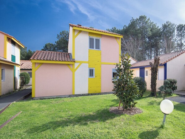 Welcome to your cosy 3-bedroom villa in Soustons.