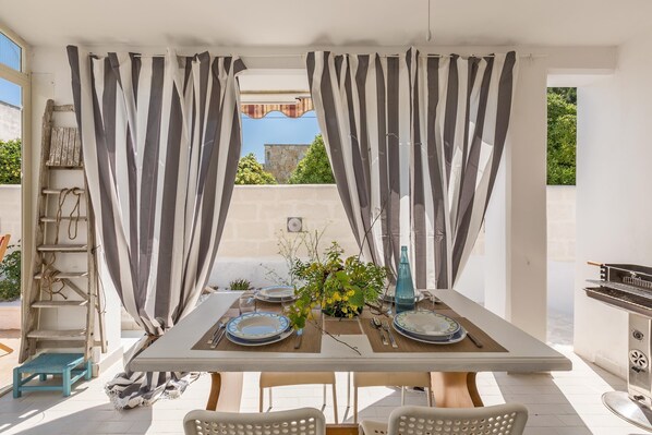 Outdoor dining