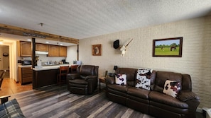 Rustic Country Living at River Ranch Sleeps 6! 102 (1990)