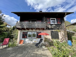 Nuage, Ciel, Plante, Fenêtre, Bâtiment, Chalet, Loisir, Paysage, Façade, Toit