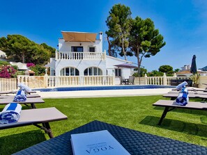 Villa zur Ferienvermietung in Moraira mit privatem Pool