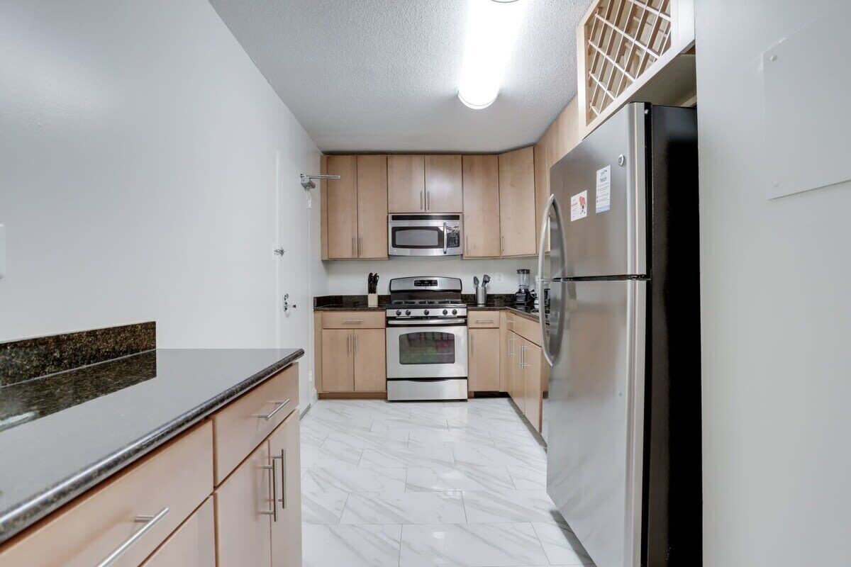 Modern Apartment At Crystal City With Gym
