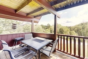 Plenty of outdoor seating for enjoying the cabin's surroundings and nature!