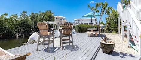 Enjoy the stunning weather in the Florida Keys and make the most of your time outdoors in this picturesque location.