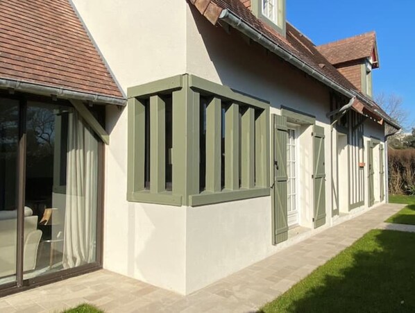 Exterior detail