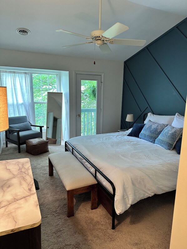 Main Bedroom King - 3rd floor