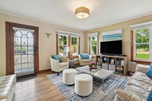 Living Room | Main Floor | Central Heating | Smart TV