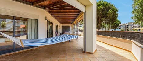 This patio provides a peaceful outdoor space where you can enjoy your morning coffee or simply bask in the pleasant Lagos weather #peaceful #outdoor #portugal #algarve #lagos