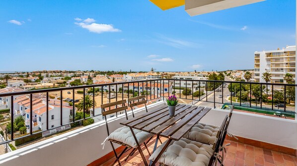 The balcony provides a peaceful outdoor space where you can overview the quiet neighborhood #quiet #outdoor #portugal #algarve #lagos