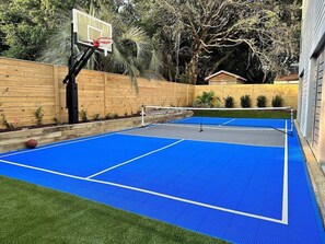 Private Pickleball Court & Basketball