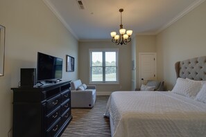 Studio | Smart TV w/ Cable | Central A/C & Heat
