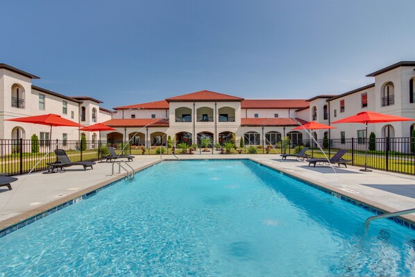 Loretto Vacation Rental | Studio | 1BA | Elevator Access | 600 Sq Ft