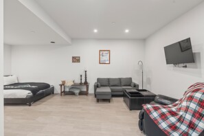 Bed & Pull-Out Sofa Bed 