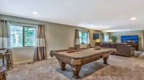 Downstairs Recreation Room with Pool Table