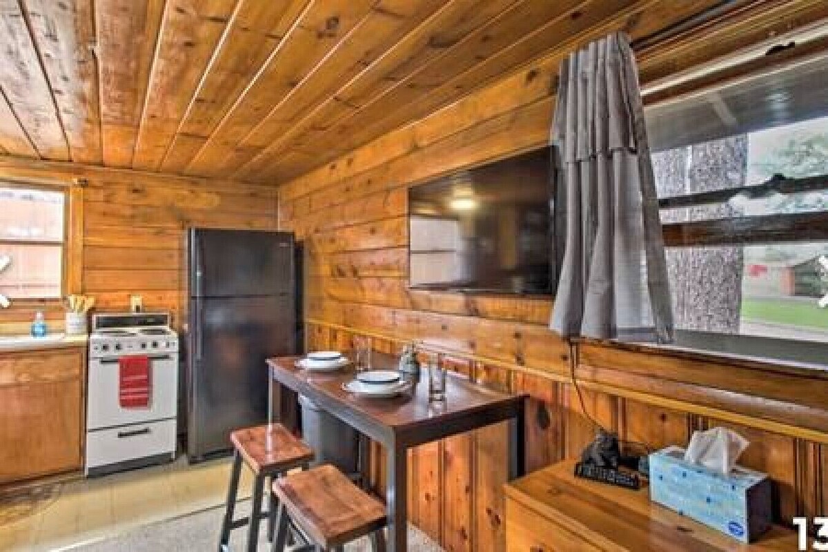 Cabin 1 – Studio King Sleeps 2