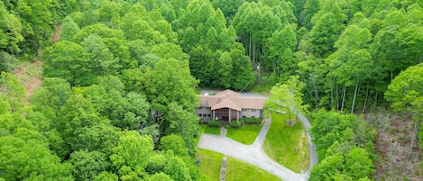 exclusively private setting in the Smoky Mountains!
