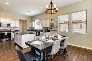 Kitchen & Dining Area | 1st Floor | Toaster | Blender | Coffee Pot