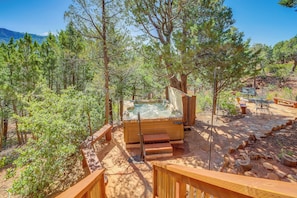 Private Hot Tub | Pine Mountain Views