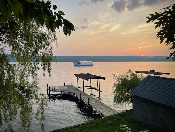Red Oak Cottage | 3 Bed, 1 Bath | Seneca Lake Waterfront | Private Dock & Boat Lift | Boat is Not Included
