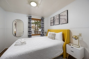 Bedroom 1 | Queen Bed | Lakeview Window