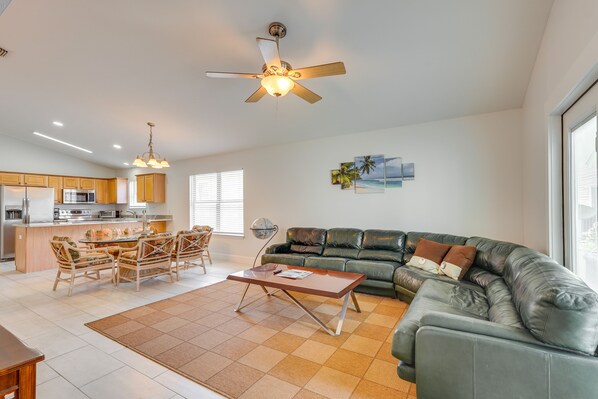 Panama City Beach Vacation Rental | 3BR | 2BA | 1,350 Sq Ft | Half Step Required