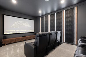 [amenities:theater-room:1] Theater Room