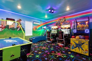 [amenities:game-room:2] Game Room