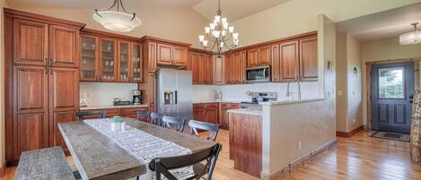 Large Kitchen/dining area. Great for hosting families