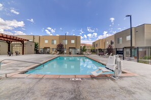 Entrada at Moab's Huge Pool, Spa, and Outdoor Entertaining Area!