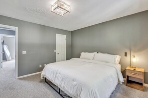 A view of the second bedroom!