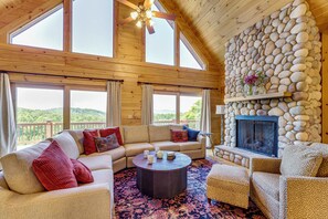 Living Room | 2nd Floor | Flat-Screen TV | Fireplace | Free WiFi