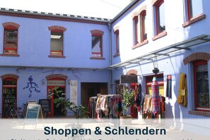 Ob bekannte Kaufhäuser und Läden oder kleine Boutiquen - in Dresden können Sie sehr gut shoppen gehen!
