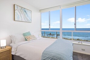 Nothing like waking up to the sound of the ocean... in a luxury Queen bed