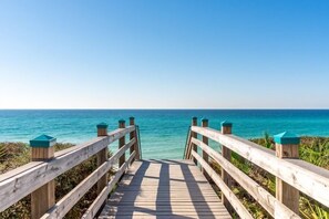 Green Wave is located in the heart of the 30A with Private Neighborhood Beach Access